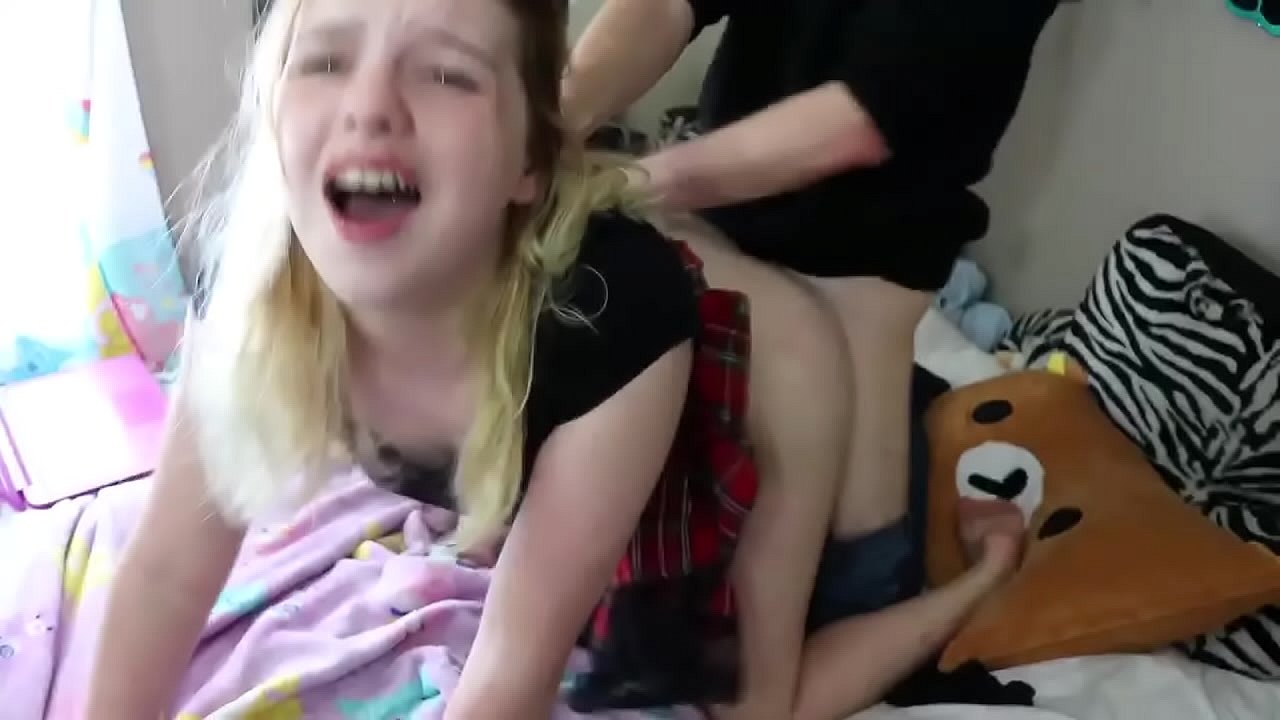 He does a live show with 17 and they put it all the way down to this full blonde asshole http://raboninco.com/3vMp