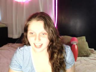hornyheidi on cam for live i sexy video chat