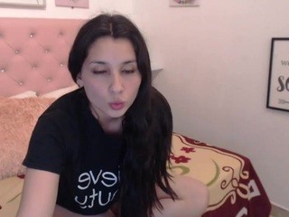 johana-blum on cam for live i sexy video chat