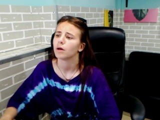 lucy-abbott on cam for live i sexy video chat