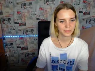 monycaleyn on cam for live i sexy video chat