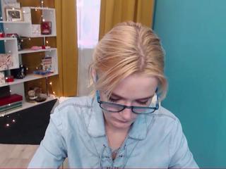Little Bunny on cam for live i sexy video chat