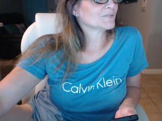 Milf Samie on cam for live i sexy video chat