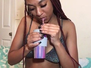 Neema P. on cam for live i sexy video chat