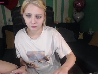 skylarmoorecute on cam for live i sexy video chat