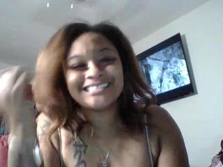 LadySafarii on cam for live i sexy video chat