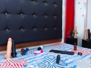 camila-castillo on cam for live i sexy video chat