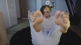 милый мальчик фут фетиш крупный план ступни шоу