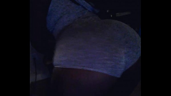 Jolie Caress twerking