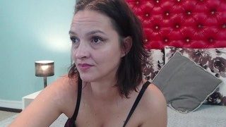lovemilfchardone on cam for live i sexy video chat