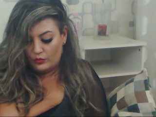 Nayra on cam for live i sexy video chat