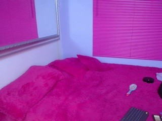 whitney-swan on cam for live i sexy video chat