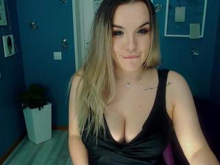 bettyqueen on cam for live i sexy video chat