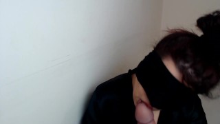 BLINDFOLDED GAMER GIRL SUCKING STRANGER’S HUGE COCK !
