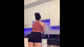 WASHING HANDS HUGE ASS BRUNETTE TEASE IN KITCHEN