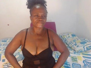 latinakiira on cam for live i sexy video chat