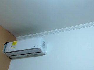 alisonhoot69 on cam for live sex chat