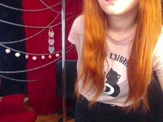 carolgiggly on cam for live sex chat