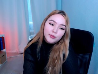 Dana Timide on cam for live sex chat