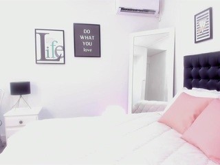 (, っ◔◡◔)っ ♥ Lyzzie ♥ on cam for live sex chat