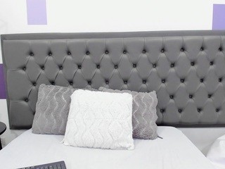 Haley, ♥ on cam for live sex chat