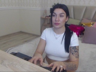 kiradreams on cam for live sex chat