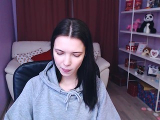 Laura Cutie on cam for live sex chat
