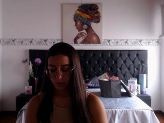 LINDAH on cam for live sex chat
