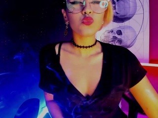 Lucrecia Altagracia on cam for live sex chat