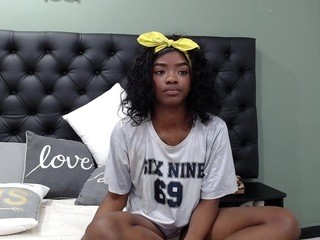 naomikarte on cam for live sex chat