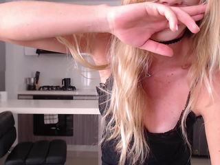 Tara White on cam for live sex chat