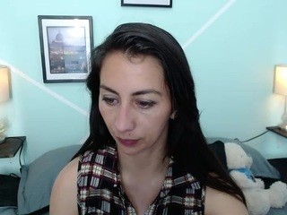 alicia-gold on cam for live sex chat