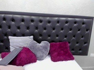 aprilpeach1 on cam for live sex chat