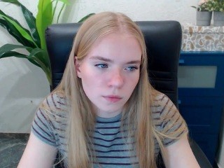 chloe-becker on cam for live sex chat