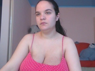 Emeralldella nude on cam – live sex chat