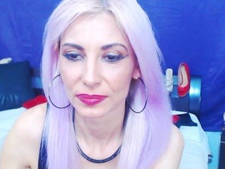 HoneyLara nude on cam – live sex chat