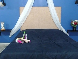 karenbigtits on cam for live sex chat