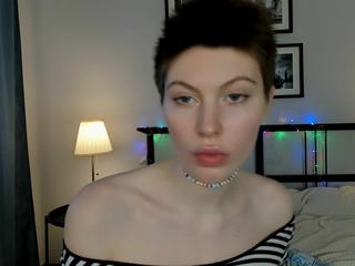 Keily Grace nude on cam – live sex chat