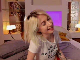 linaacute on cam for live sex chat