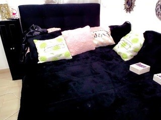 littlee-kitty on cam for live sex chat