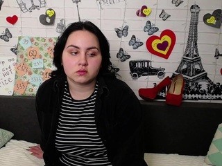 lolamonpassia on cam for live sex chat