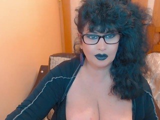 Miss Elvira nude on cam – live sex chat