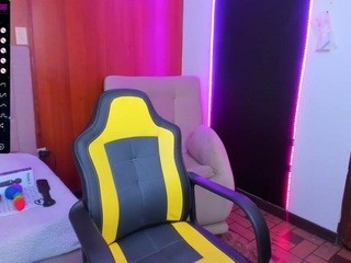 Rouusee nude on cam – live sex chat