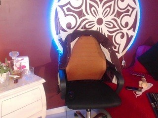Saraa-smith nude on cam – live sex chat