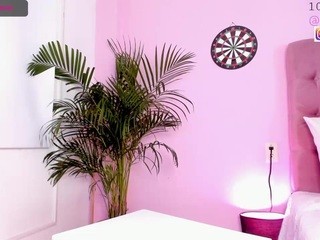 Siara-madaki nude on cam – live sex chat