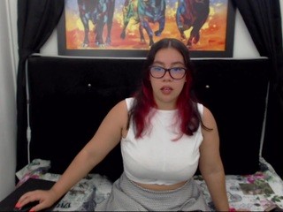 Valeria-bigg nude on cam – live sex chat