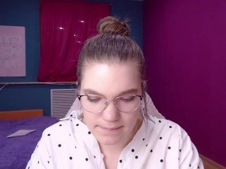 Yourhuggy nude on cam – live sex chat