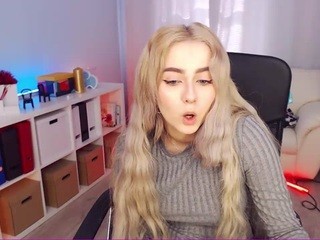 Lisa Boom nude on cam – live sex chat