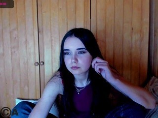 Maylihug nude on cam – live sex chat