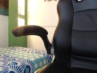 Lizzy-bennet nude on cam – live sex chat